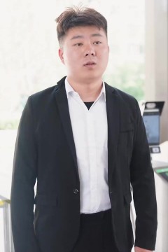 拽妈携崽归来(一胎三宝，神秘爹地竟是大佬)